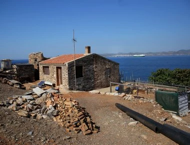 Ακόμα και στη Μακρόνησο χτίζονται αυθαίρετα! (φώτο-βίντεο)